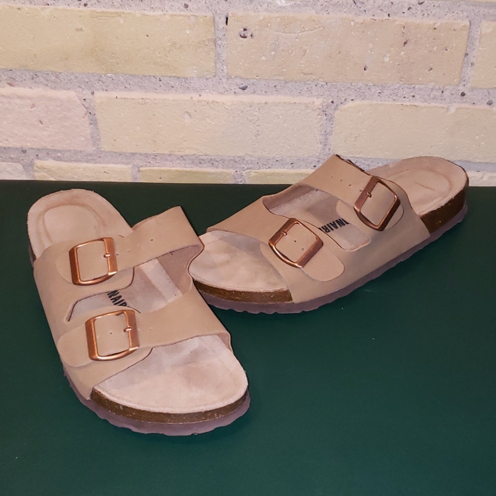 Suede sandal
